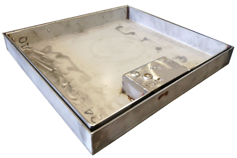 Fillable cover manhole for paving
